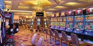 Live Bandar Poker dealer and table layout at musang togel